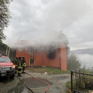 La casa in fiamme di Mauro Gigli