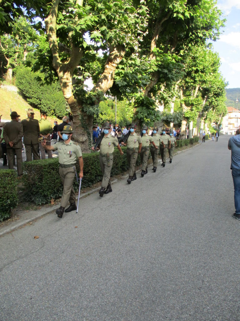 Picchetto D'Onore della Brigata Taurinense in marcia